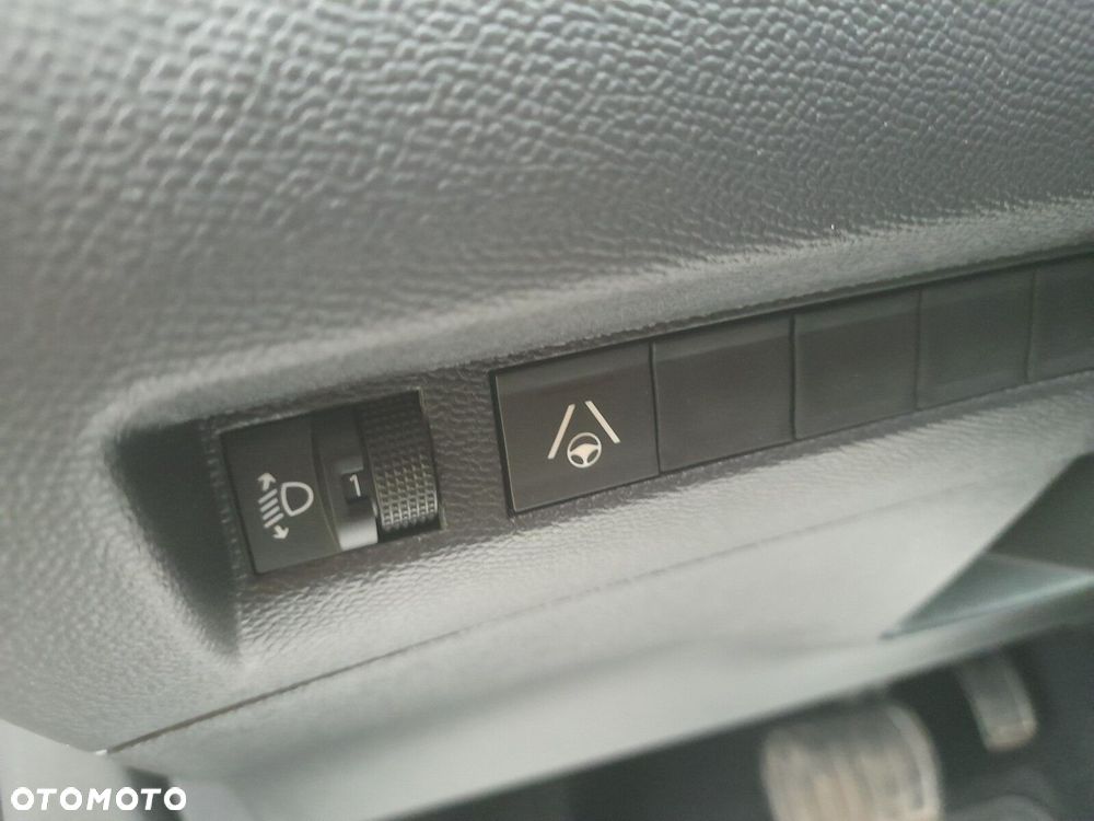 Peugeot 2008 1.2 PureTech Allure S&S EAT8 - 15