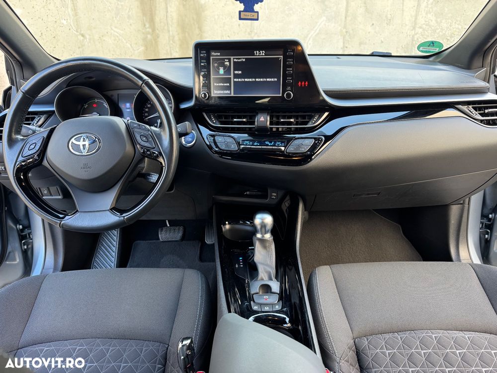 Toyota C-HR 2.0 Hybrid Team Deutschland - 25