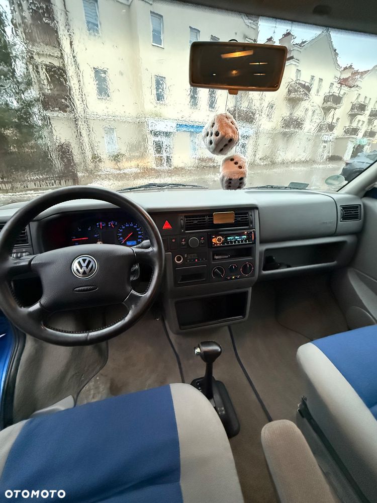 Volkswagen Multivan - 15