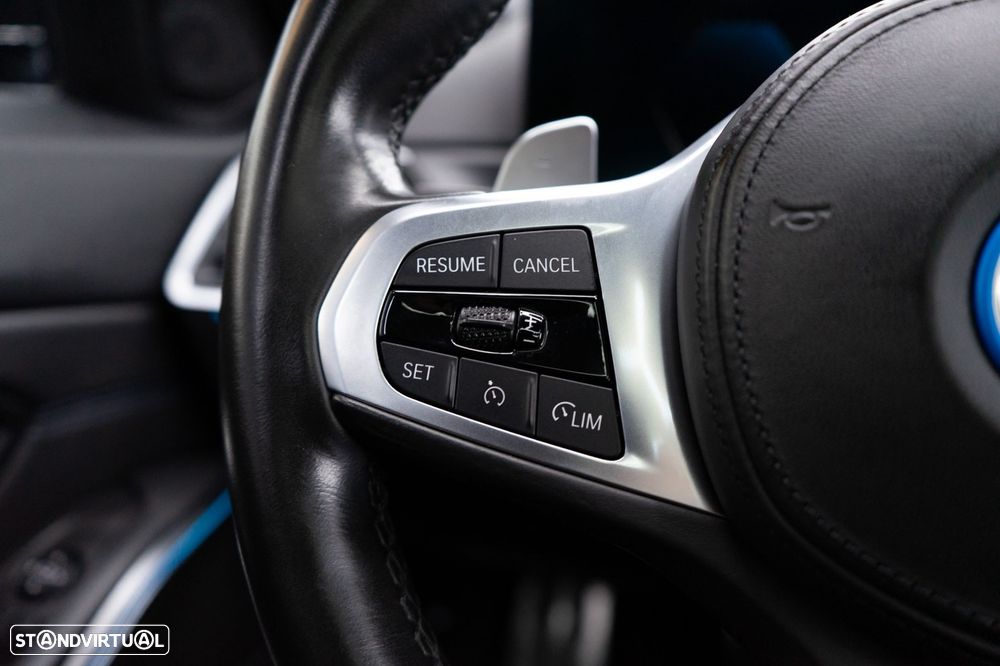 BMW 320 e Pack M Auto - 41