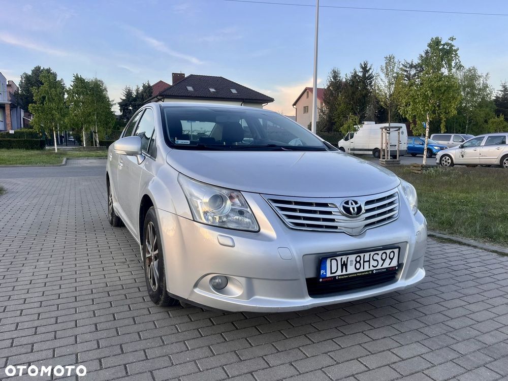 Toyota Avensis 1.8 Sol - 1
