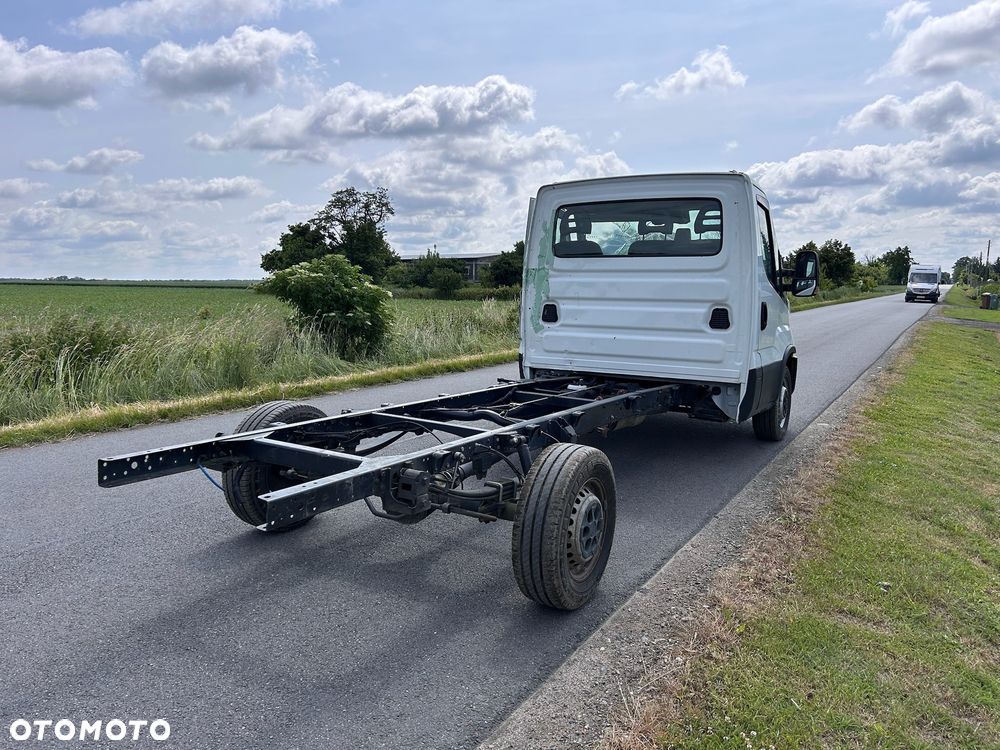 Iveco 35s16 - 12