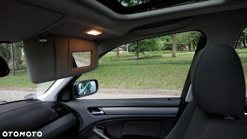BMW Seria 3 320i - 5