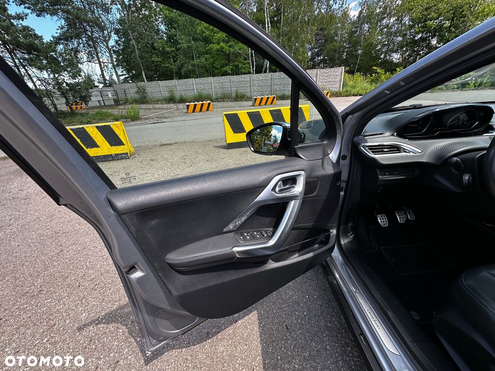 Peugeot 2008 BlueHDi FAP 120 STOP & START Crossway - 12
