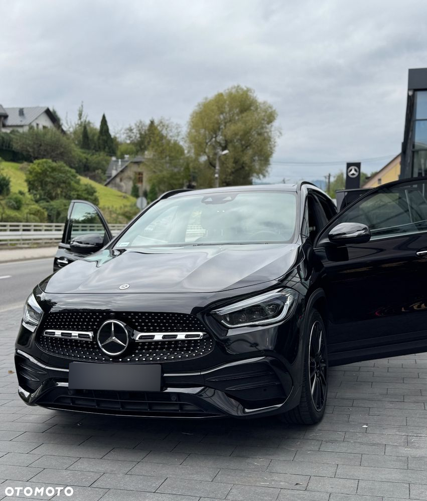 Mercedes-Benz GLA 200 d 4-Matic - 5