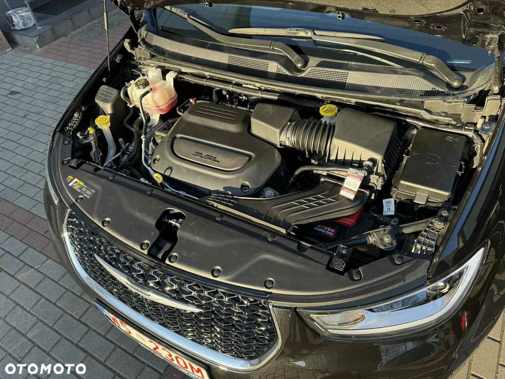 Chrysler Pacifica - 10