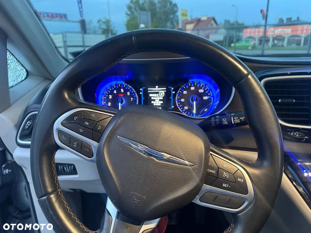 Chrysler Pacifica - 21