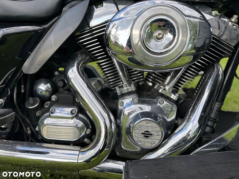 Harley-Davidson Touring Road Glide - 38