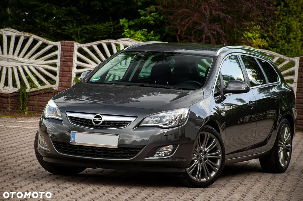 Opel Astra 1.6 Turbo Edition - 10