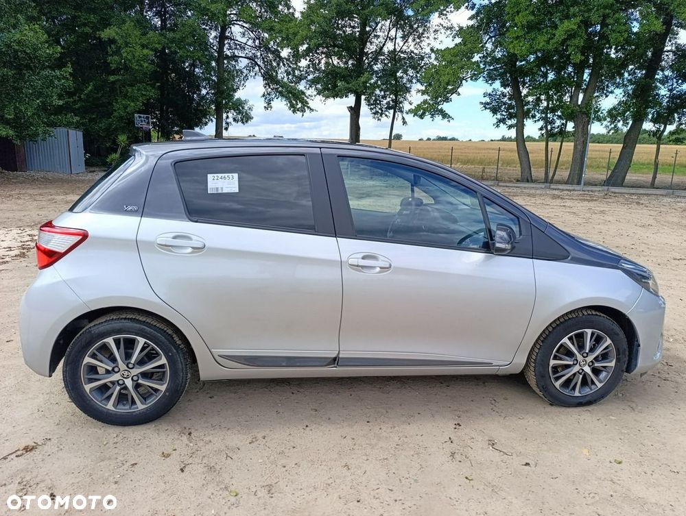 Toyota Yaris - 4