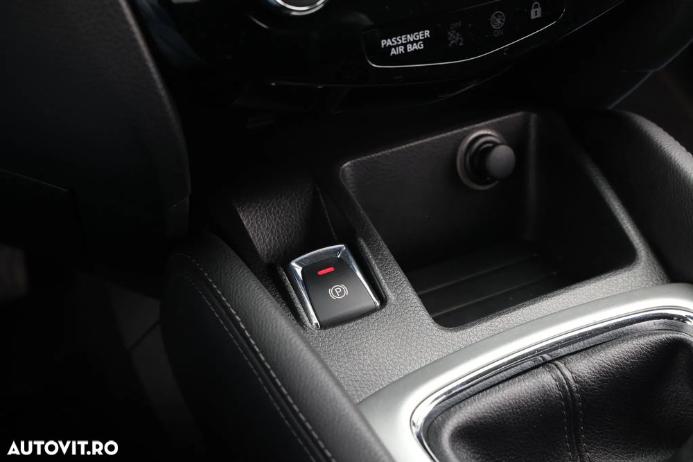 Nissan Qashqai 1.6 DCI Start/Stop N-Connecta - 29