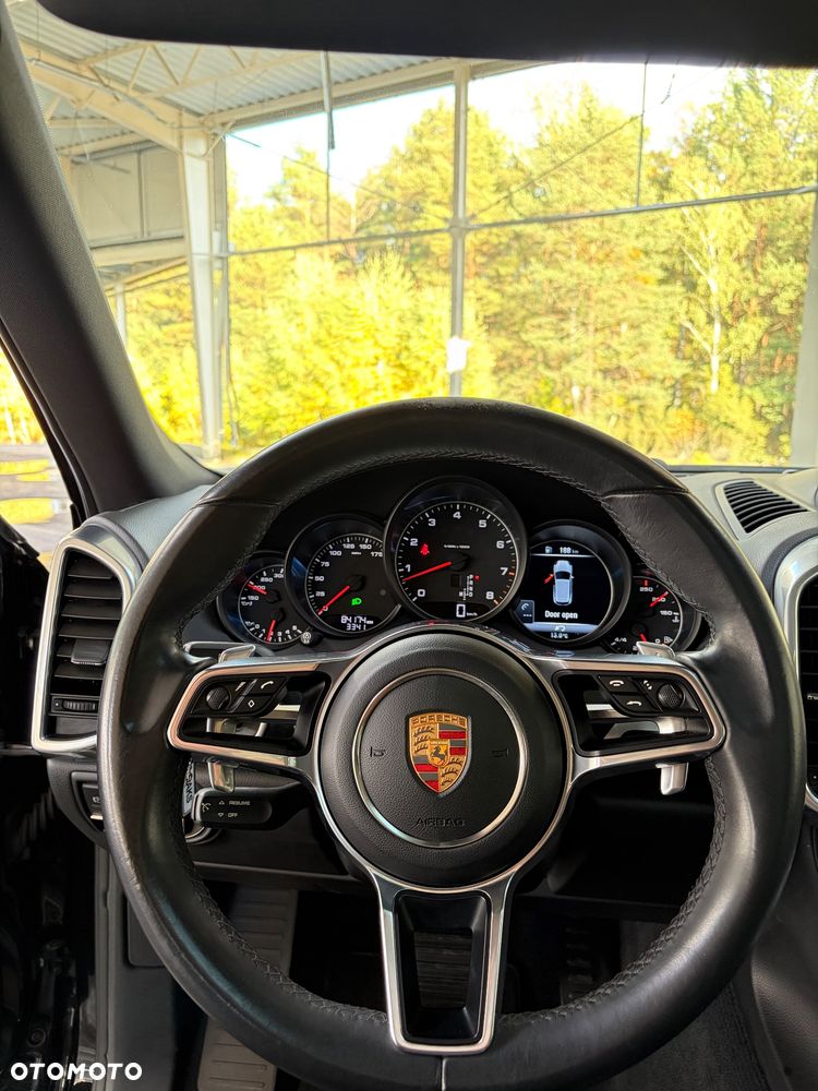 Porsche Cayenne Standard - 32