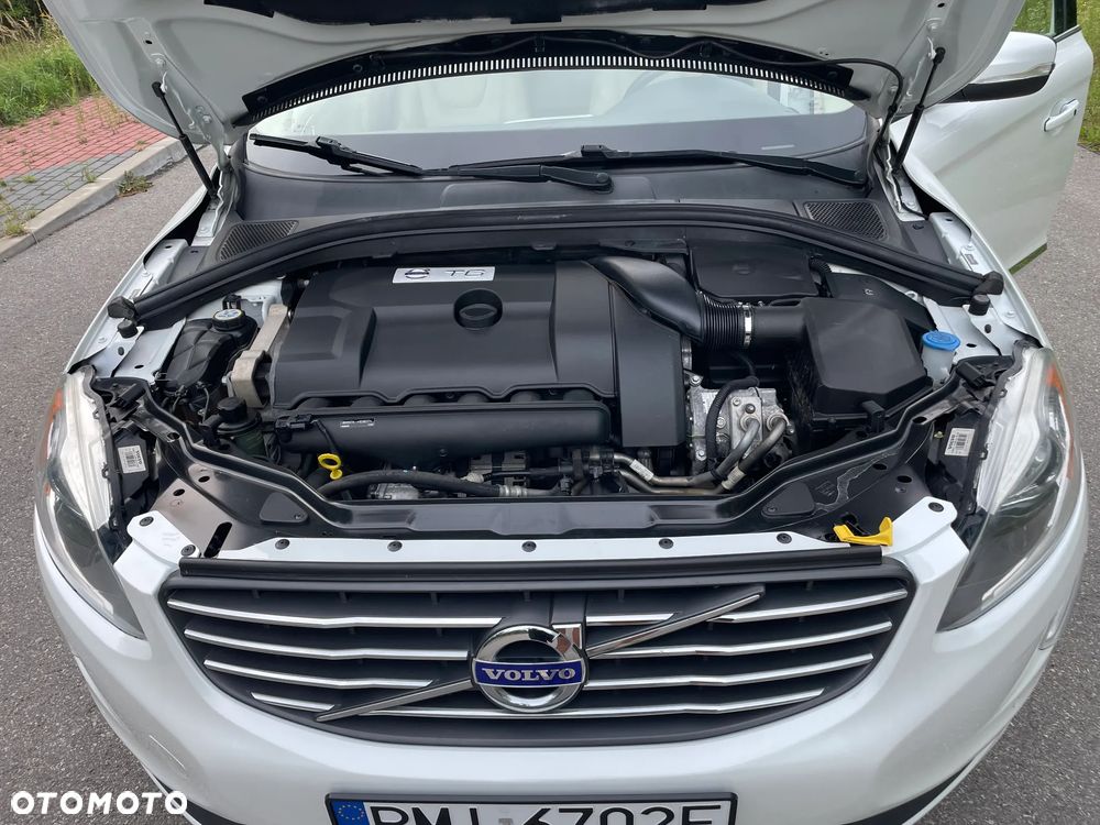 Volvo XC 70 T6 AWD Momentum - 23