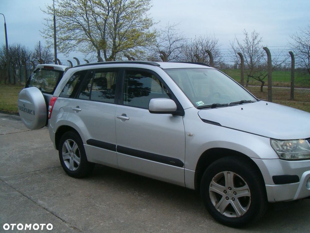 Suzuki Grand Vitara 2.0 - 1