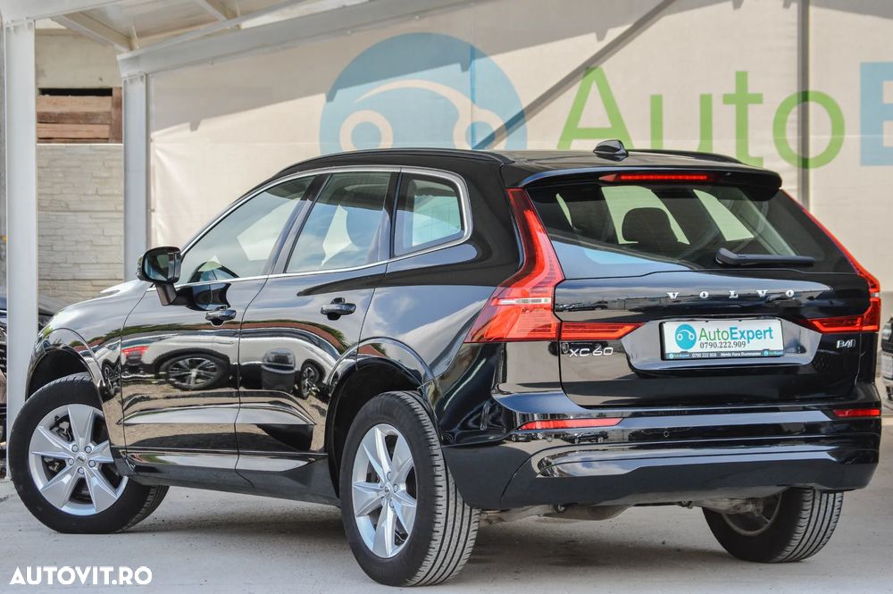 Volvo XC 60 B4 MHEV AT AWD Plus Dark - 23