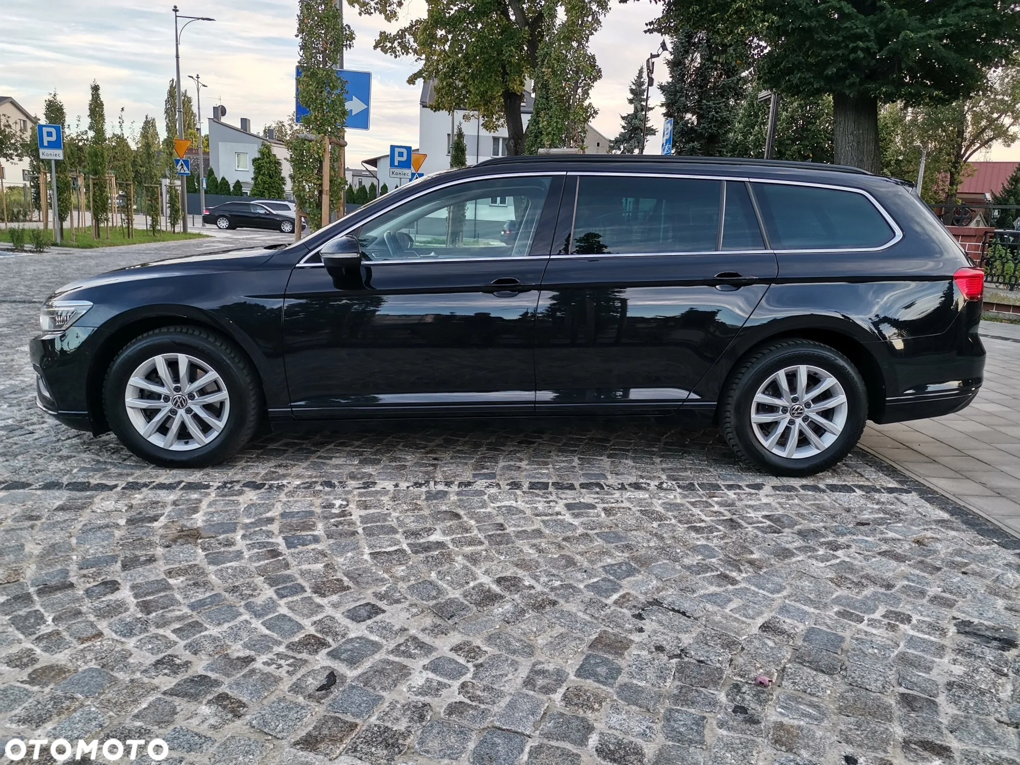 Volkswagen Passat Variant 2.0 TDI SCR DSG Elegance - 12