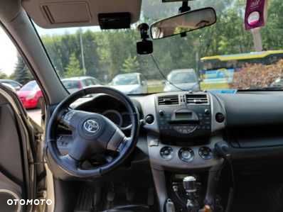 Toyota RAV4 - 4