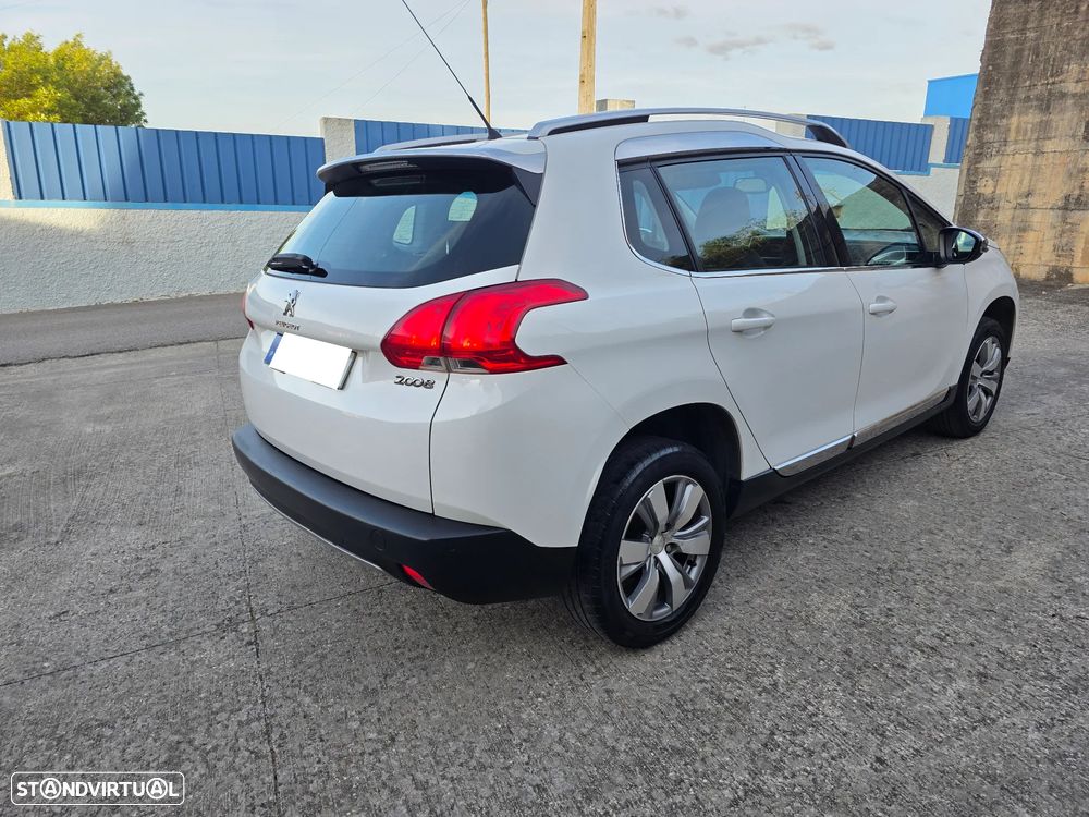 Peugeot 2008 PureTech 82 Allure - 3