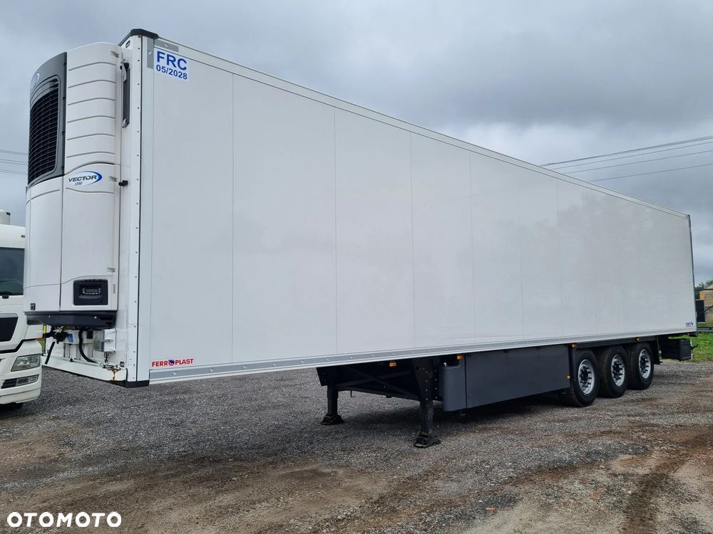 Schmitz Cargobull SKO - 16