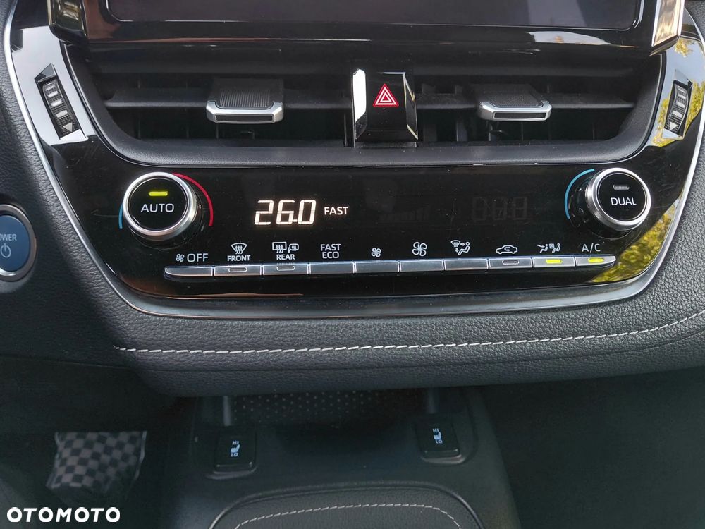 Toyota Corolla 2.0 Hybrid Executive - 18