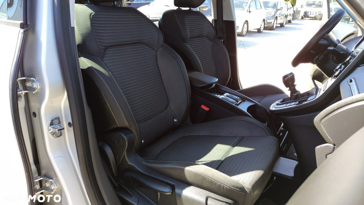 Renault Grand Scenic - 8