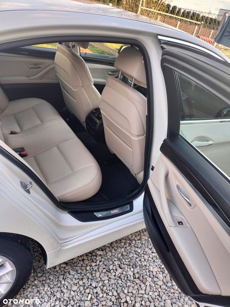 BMW Seria 5 520d xDrive - 28