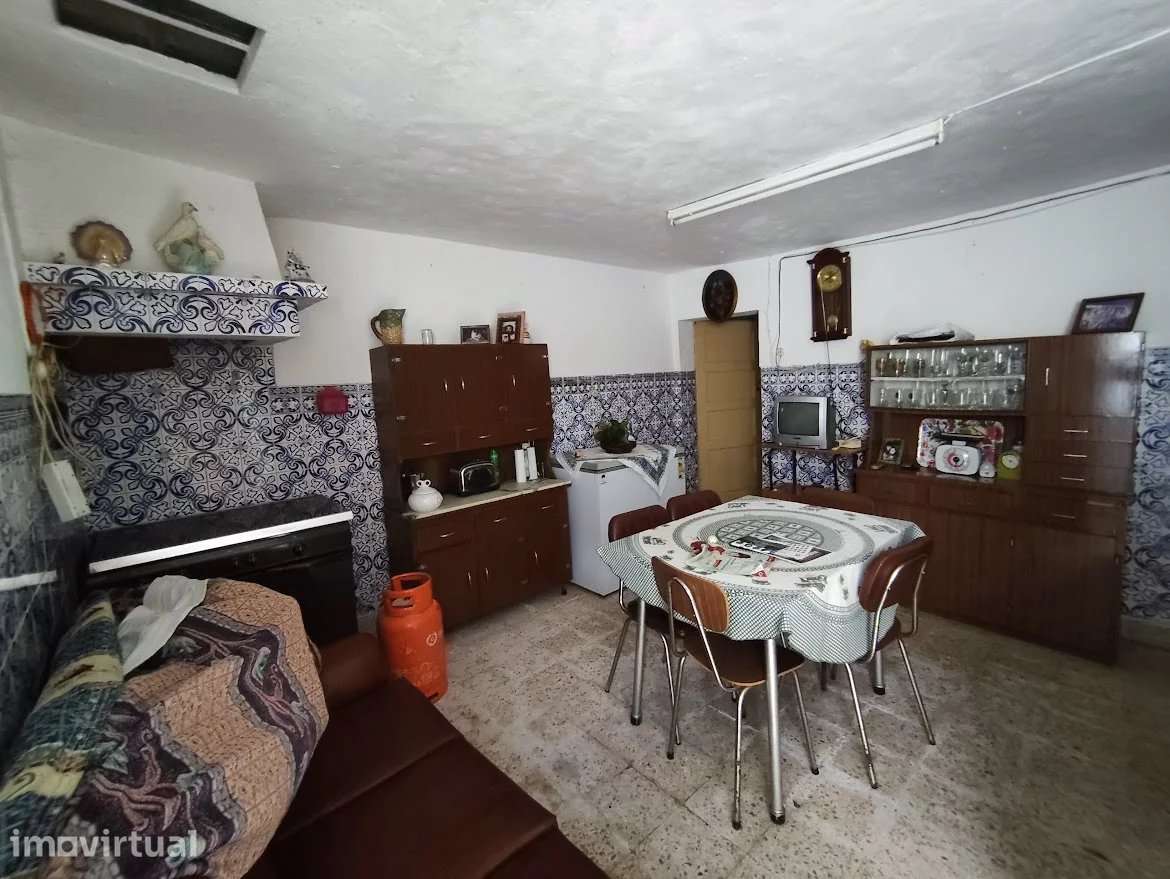 Casa tradicional com 3 assoalhadas na Comenda - Grande imagem: 4/11