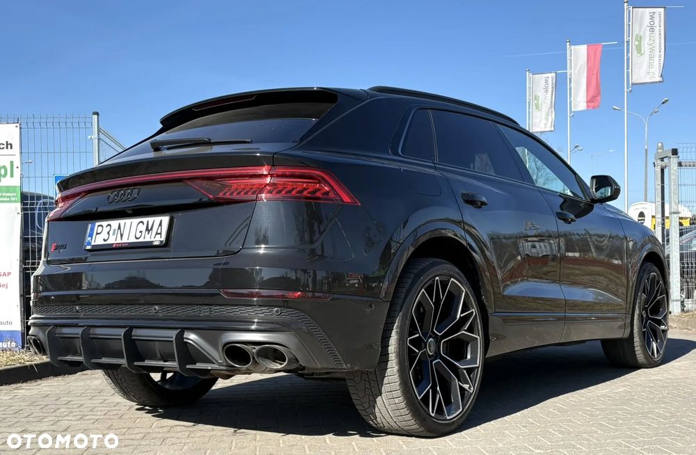 Audi SQ8 - 8
