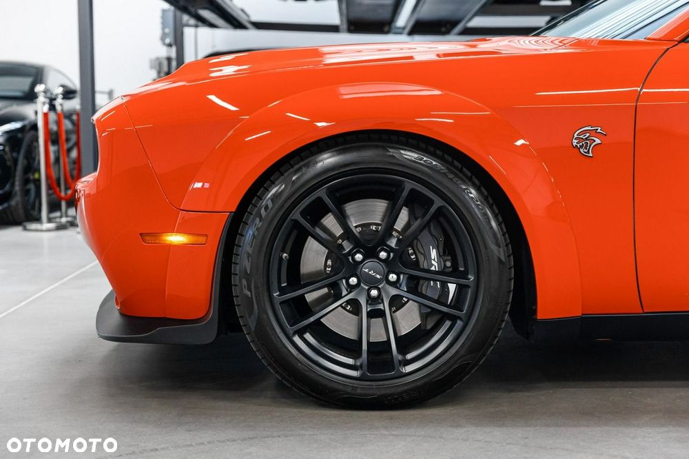 Dodge Challenger - 19