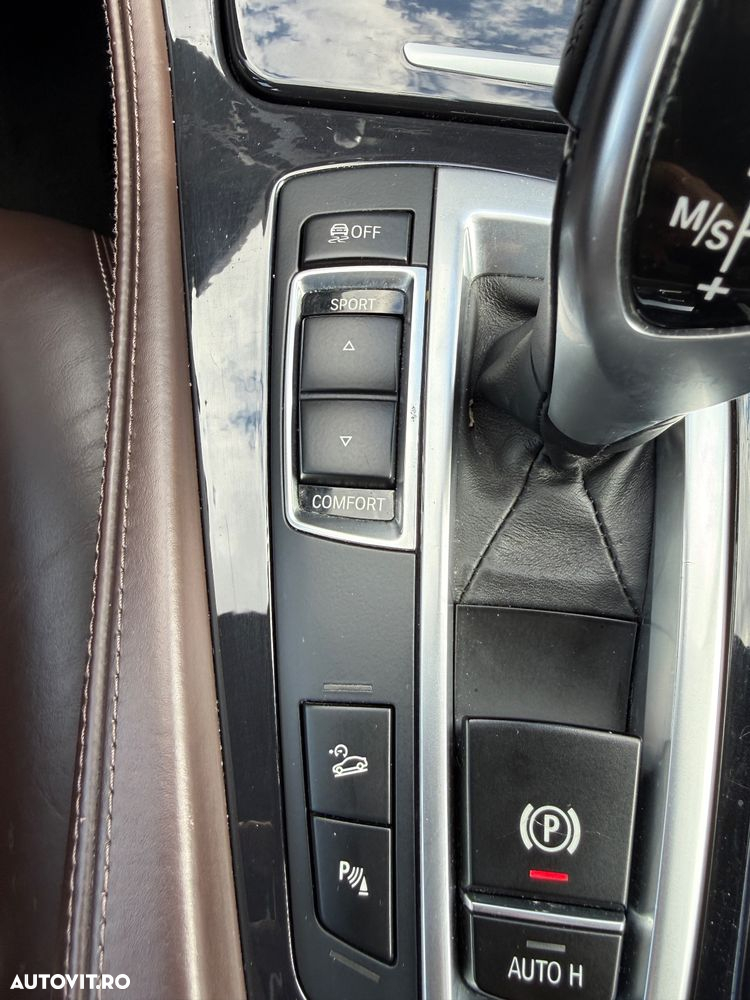 BMW Seria 5 525d xDrive AT - 16