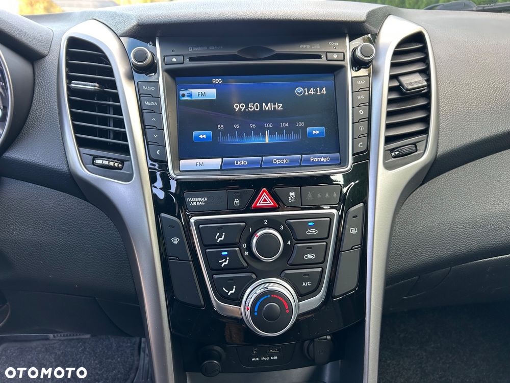 Hyundai i30 1.6 CRDi Fifa World Cup Edition - 23