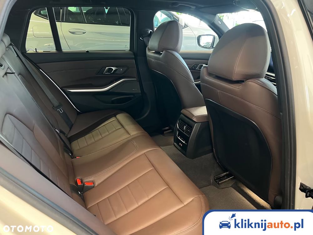 BMW Seria 3 330d xDrive mHEV sport - 7