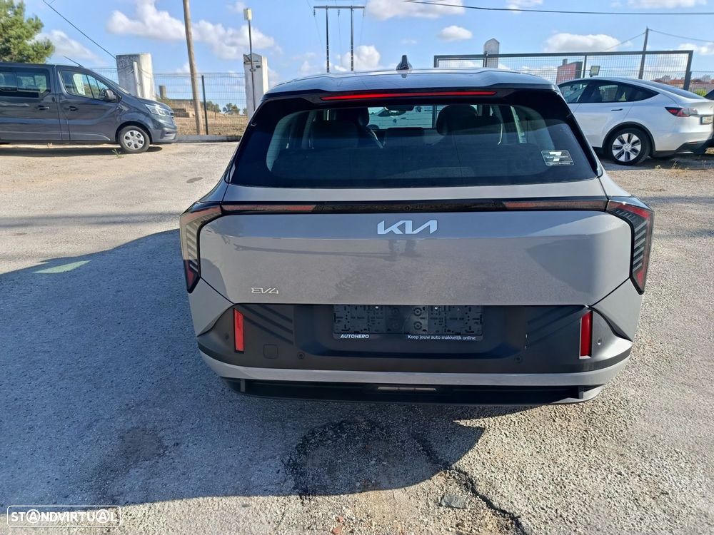 Kia EV4 58.3 kWh Drive — fotografia 17