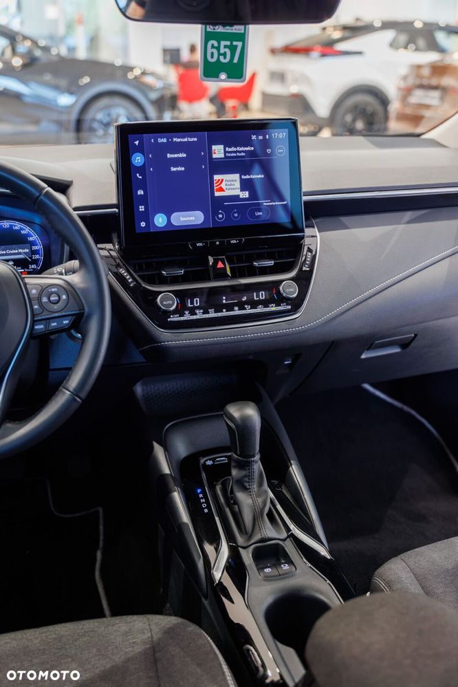 Toyota Corolla 1.8 Hybrid Comfort - 22