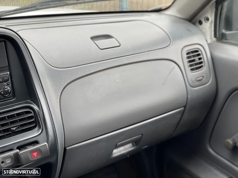 Nissan Pick-Up 2.5 Di - 11