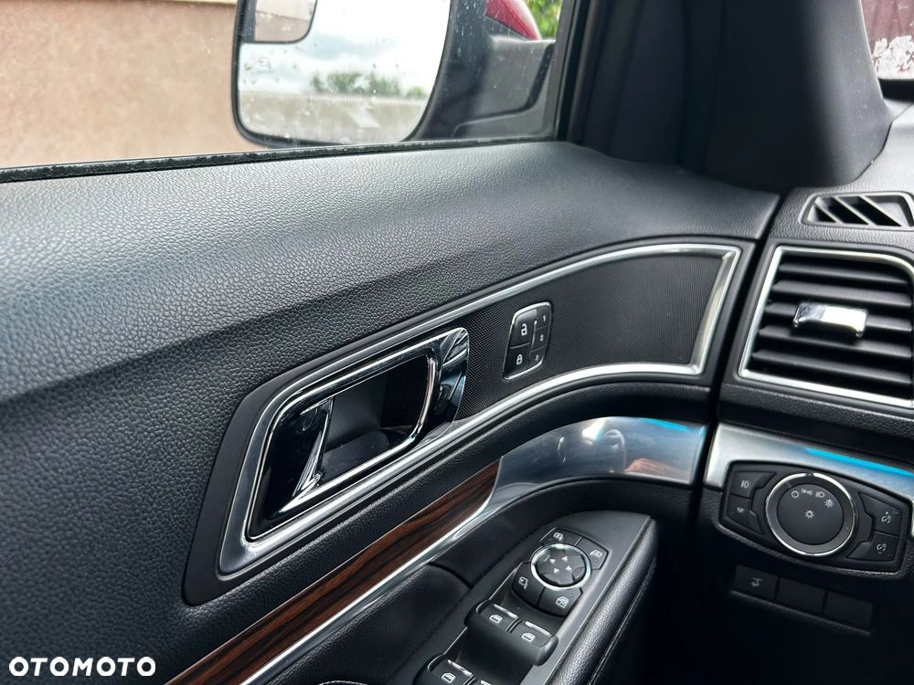 Ford Explorer - 21