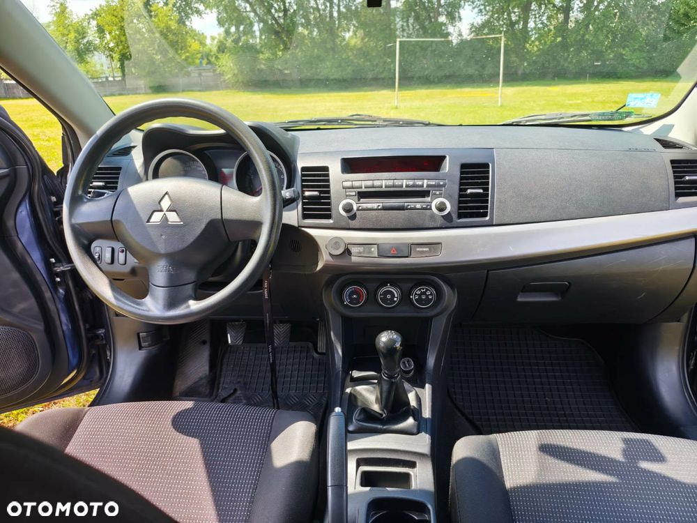 Mitsubishi Lancer 1.8 Inform LPG - 11