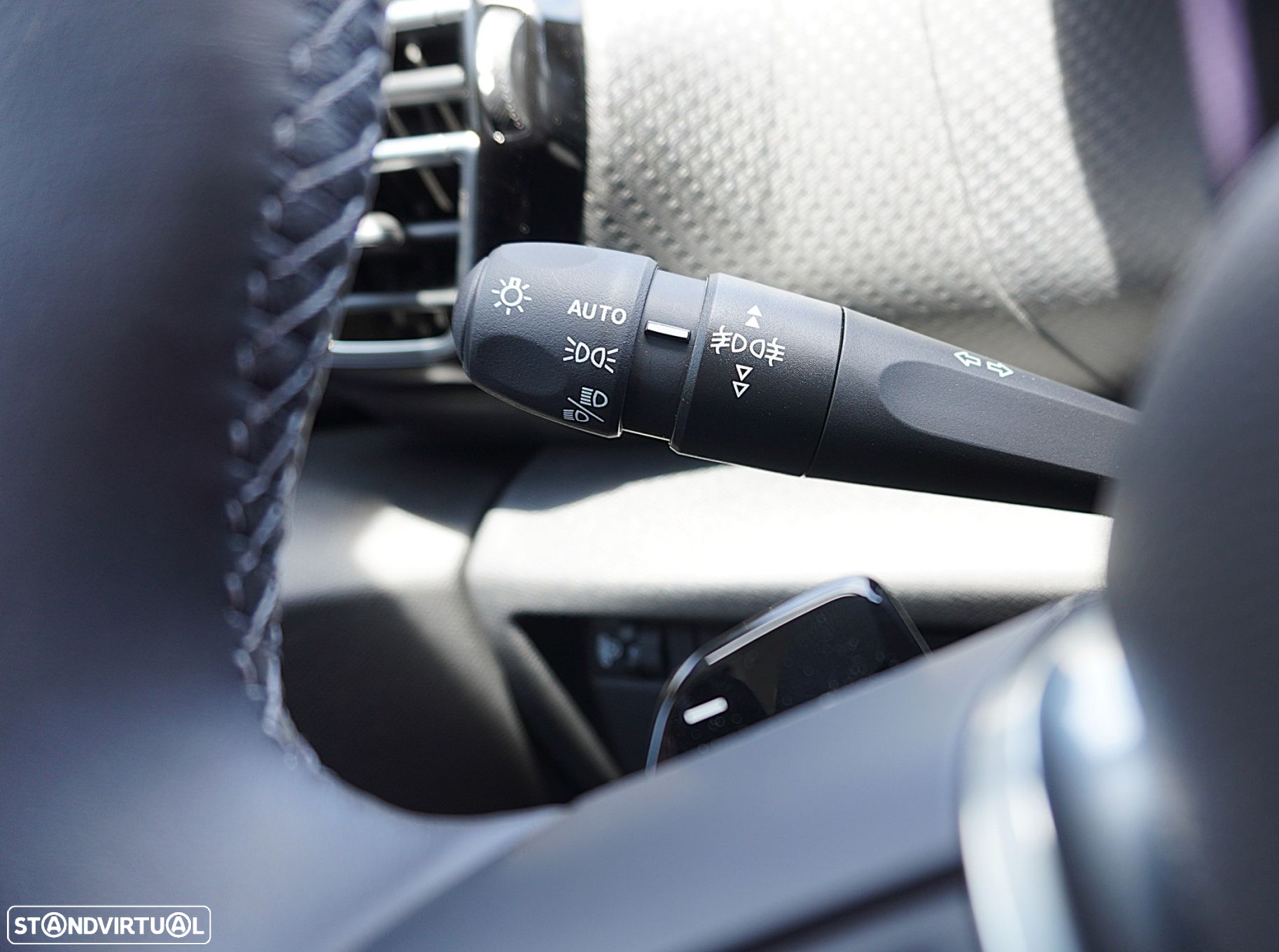Citroën C4 1.2 PureTech Shine EAT8 - 14