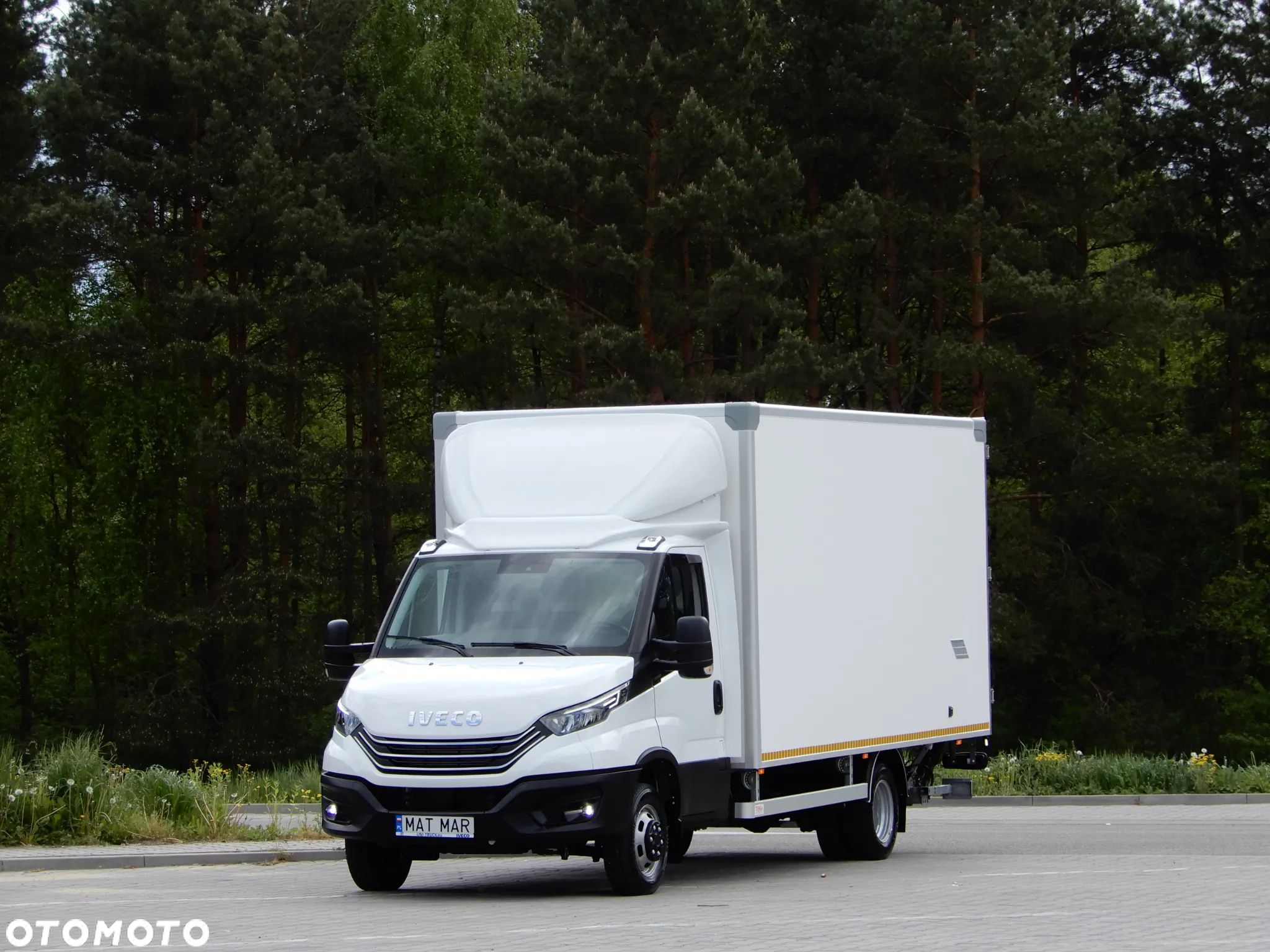 Iveco DAILY 50C18 Hi-Matic Kontener 10 E.Palet 4.91 Cm Boczne Drzwi + Winda Załadowcza DHOLLANDIA 1000 Kg Rozstaw Osi 4350 mm WZMACNIANY Tempomat Aktywny Full LED 16 Tys Km GWARANCJA FABRYCZNA Stan FABRYCZNIE NOWY DOSTĘPNY OKAZJA - 1