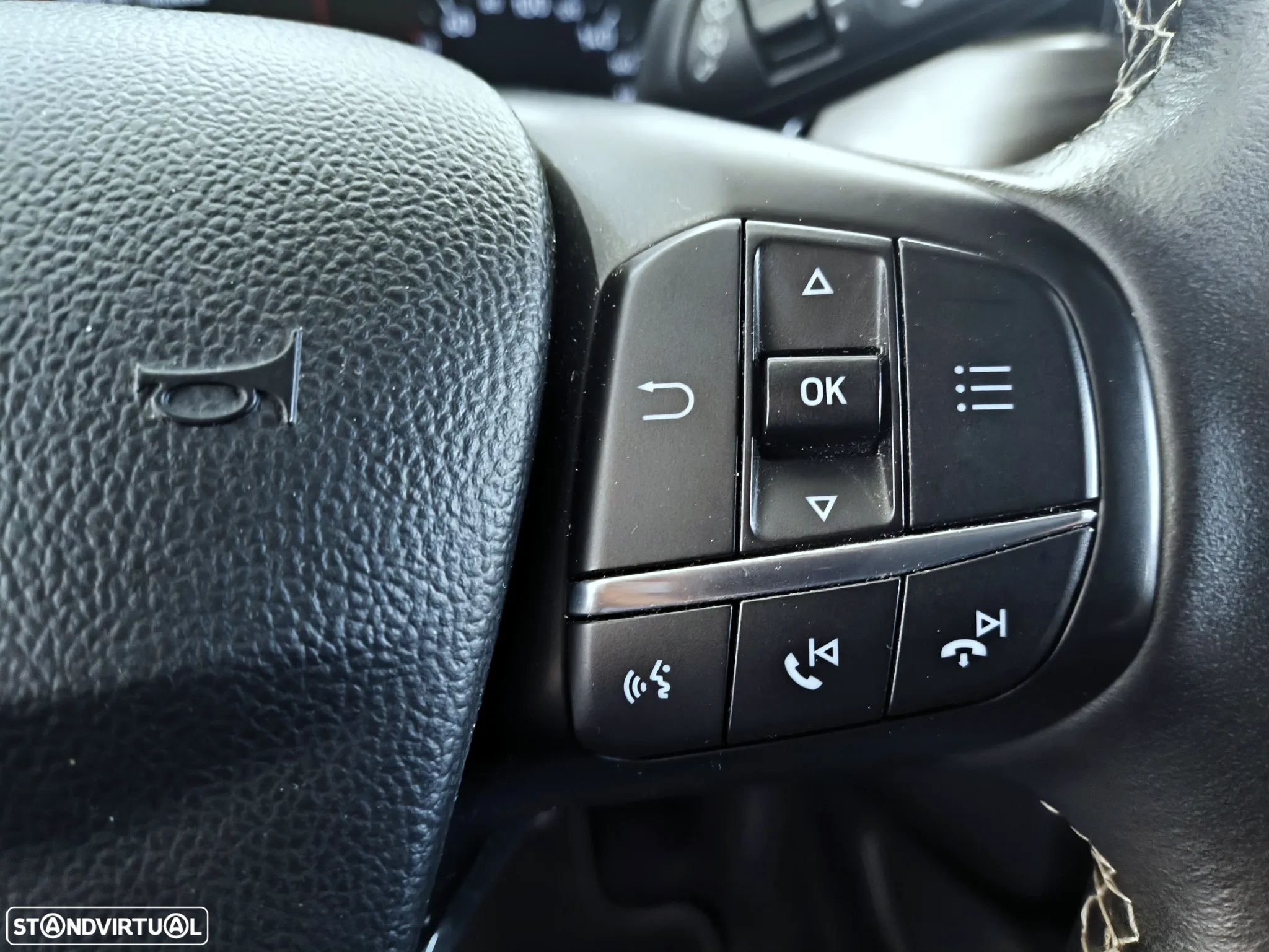 Ford Focus 1.0 EcoBoost Vignale - 31