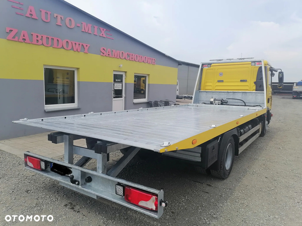 Mercedes-Benz zabudowa - najazd hydrauliczny