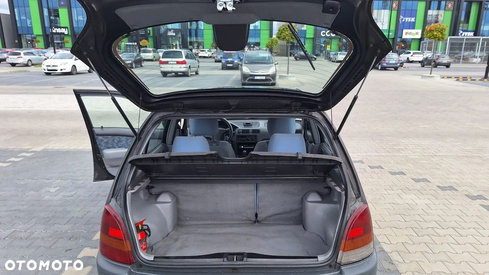 Toyota Starlet 1.4 XLi - 8