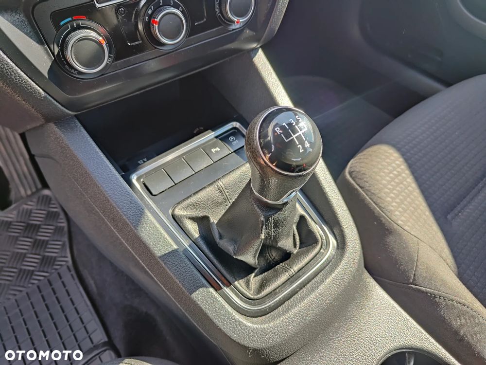 Volkswagen Jetta 2.0 TDI DPF BMT Trendline - 19