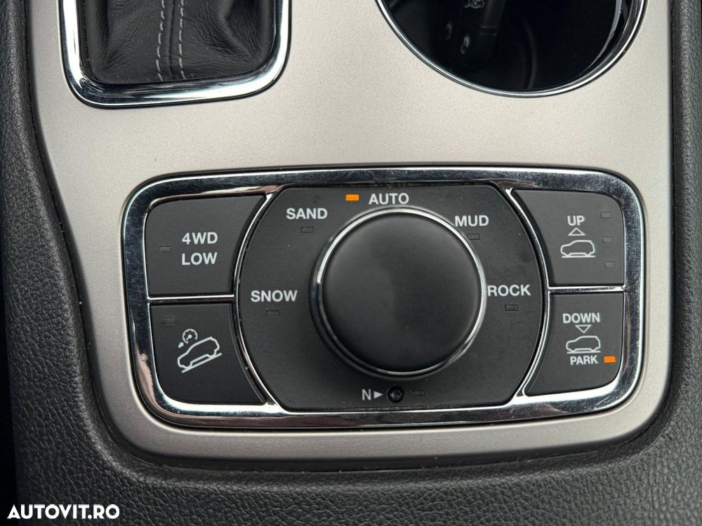 Jeep Grand Cherokee - 19