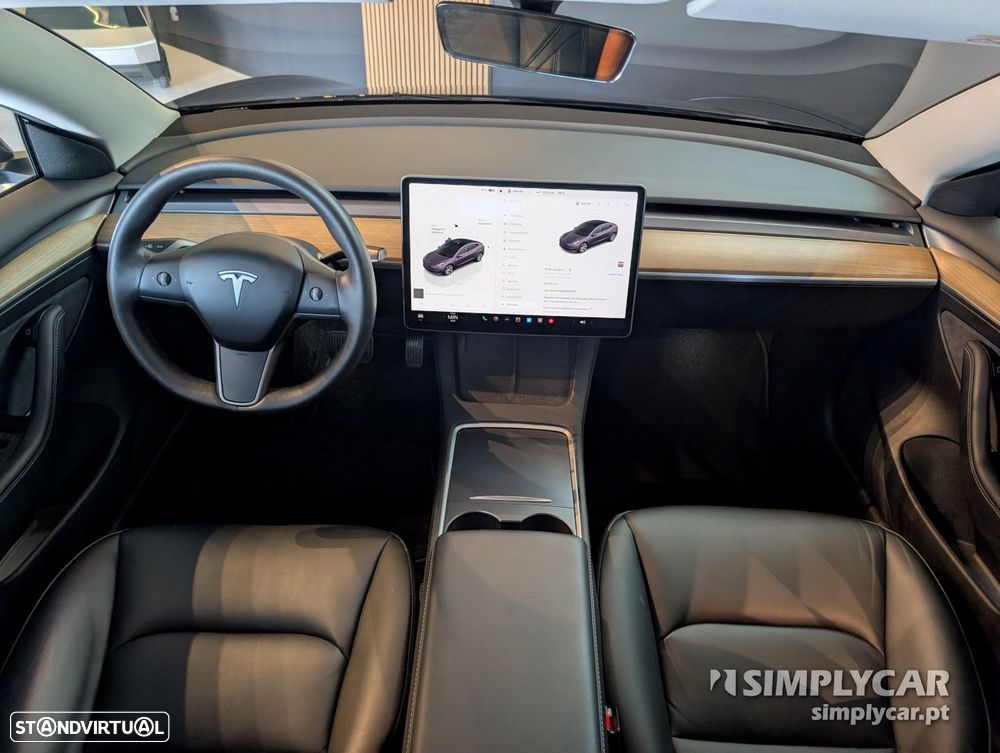 Tesla Model 3 - 10