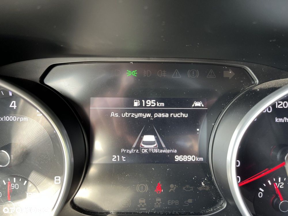 Kia XCeed - 32