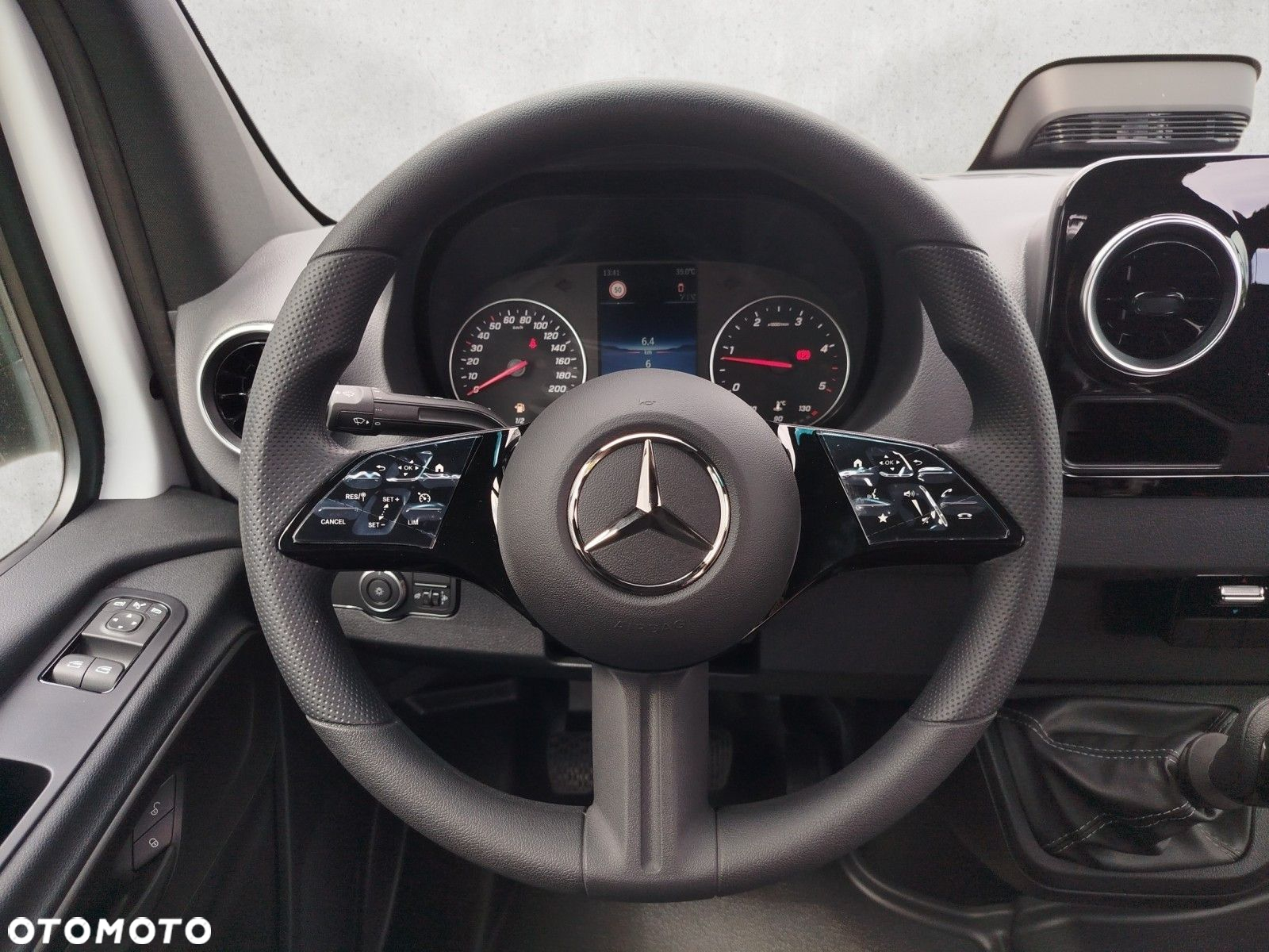 Mercedes-Benz Sprinter 319 CDI TOURER - 15