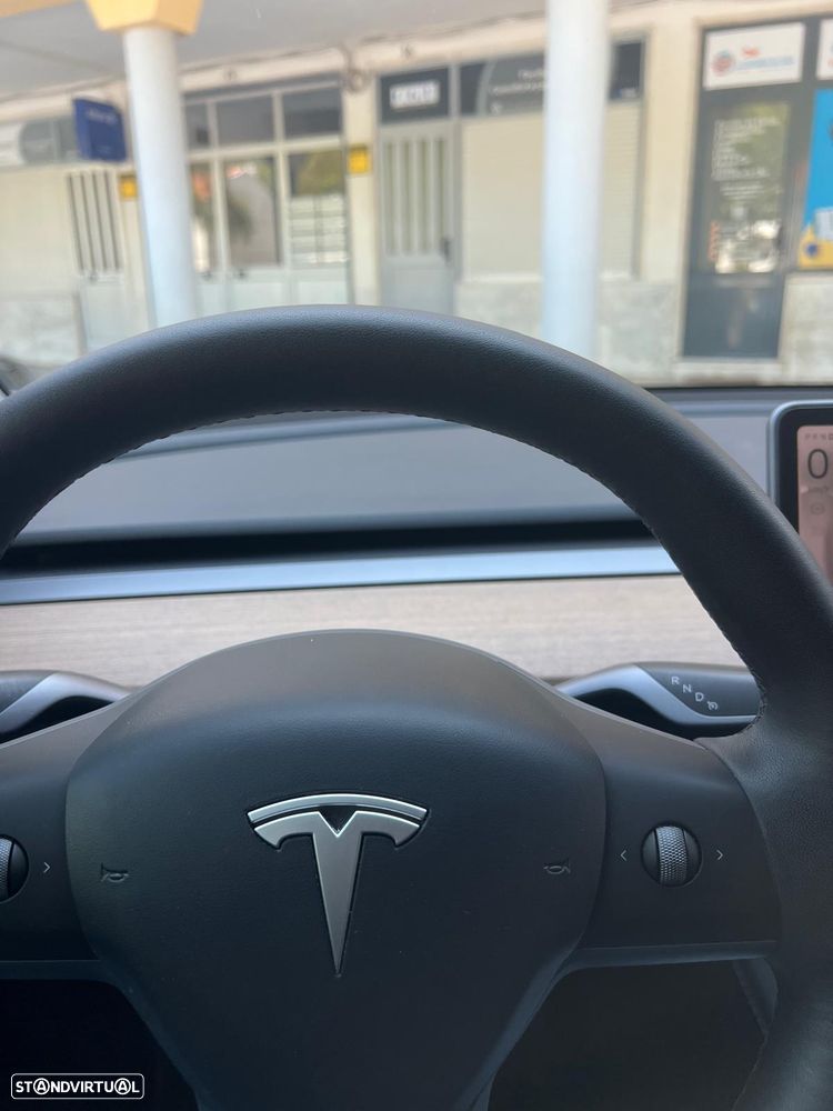 Tesla Model Y Long Range Dual Motor AWD - 10