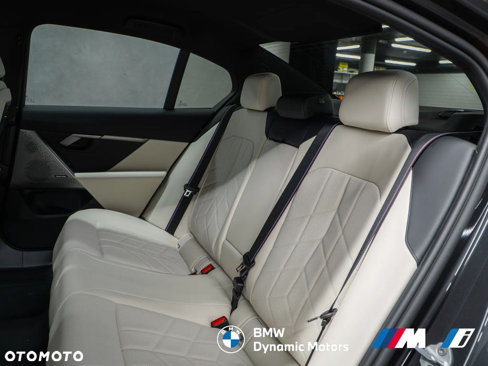 BMW Seria 5 530e xDrive - 24