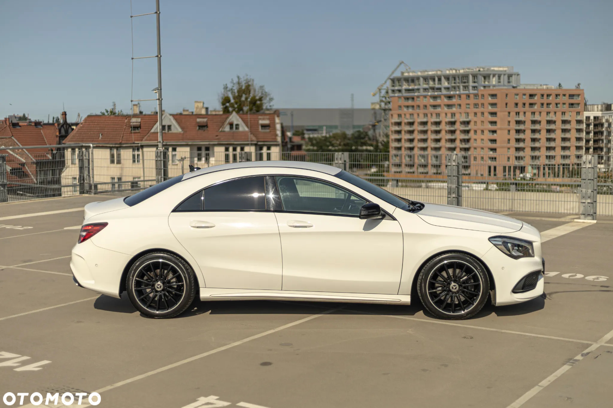 Mercedes-Benz CLA 220 4-Matic AMG Line - 2